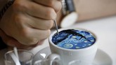 Barista Korsel Pikat Penggemar Kopi dengan 'Creamarts' Seorang Barista asal Korea Selatan mengubah kebiasaan minum kopi menjadi luar biasa karena seni lukisnya di atas secangkir kopi.