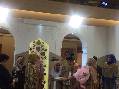 Ajang Coffeetone X You 2017 bersama Dian Pelangi Lahirkan Desainer Muda Berbakat Ajang Coffeetone X You 2017 bersama Dian Pelangi Lahirkan Desainer Muda Berbakat