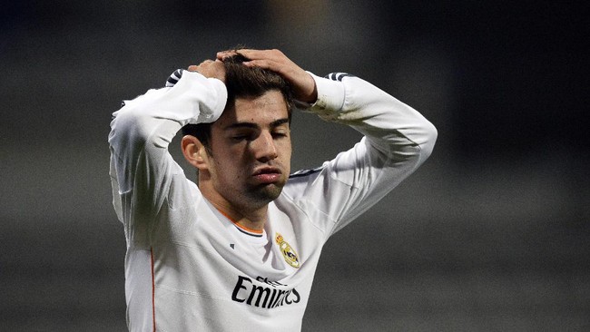 Enzo Zidane mengaku tak ingin selalu dibandingkan dengan sang ayah, Zinedine Zidane, yang notabene legenda Real Madrid.