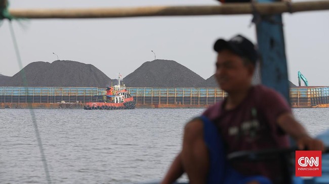 Pemerintah nampaknya harus mulai mengerem keinginan menggaet penerimaan dari batu bara, seiring rencana pembatasan produksi menjadi 400 juta ton per tahun.
