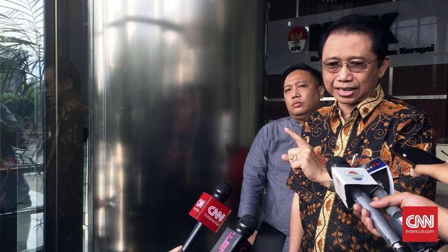 Mantan Ketua DPR Marzuki Alie mengklaim dirinya bersih dari segala kasus korupsi di DPR, termasuk dalam skandal korupsi e-KTP.