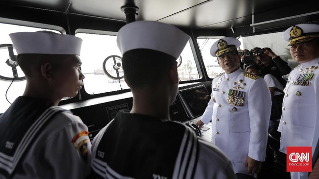 Kepala Staf Angkatan Laut Laksamana TNI Ade Supandi mengatakan, intelijen memiliki peranan penting dalam operasi terorisme di kawasan maritim.