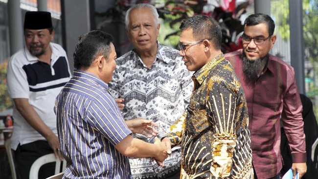 OC Kaligis dikabarkan paling penasaran dengan kehadiran Pansus Angket KPK. Pertemuan itu berlangsung tertutup di Lapas Sukamiskin.