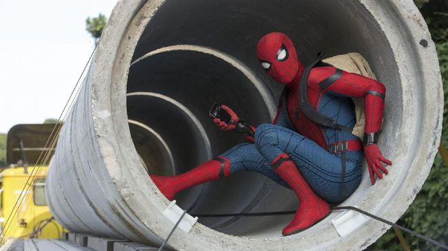 Aksi superhero Spider-Man dapat Anda saksikan Rabu (28/4) di Bioskop Trans TV, yang akan menayangkan Sinopsis Spider-Man: Homecoming.