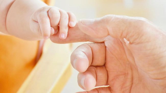 Sebanyak 90 persen kasus hepatitis B di Indonesia ditularkan dari ibu ke anak. Bagaimana cara mencegah penularan pada anak?