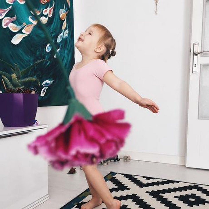 Siapa sangka bunga juga bisa jadi rok tutu buat Stefani si ballerina. (Foto: Instagram/@seasunstefani)