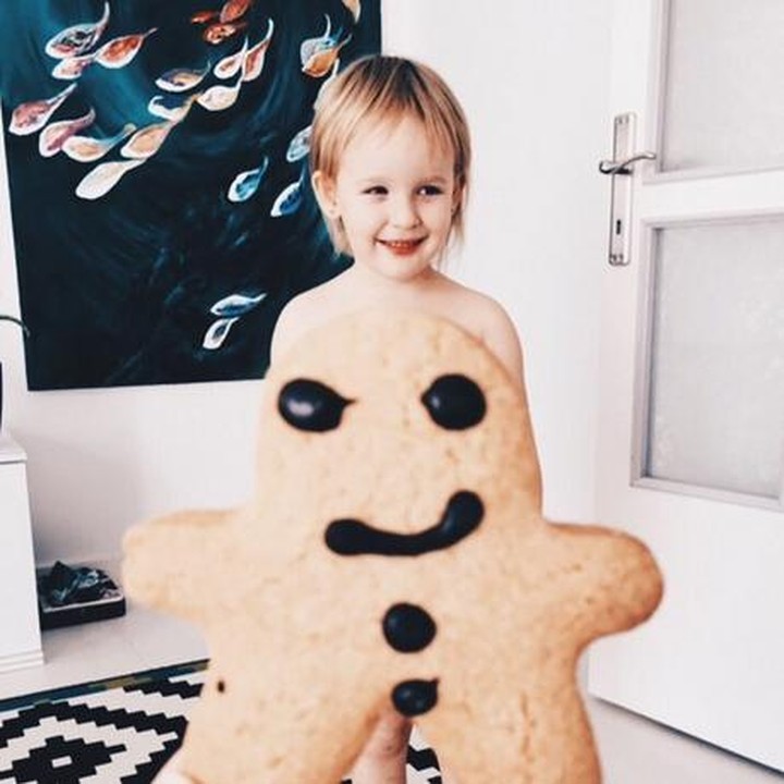 Kue jahe juga bisa jadi 'gaun' buat Stefani. (Foto: Instagram/@seasunstefani)