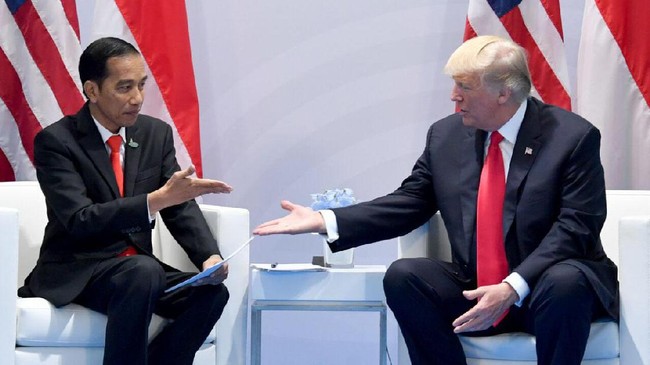 Presiden AS, Donald Trump, menelepon Presiden Joko Widodo untuk menyampaikan belasungkawa atas gempa dan tsunami di Palu dan Donggala, Sulawesi Tengah.