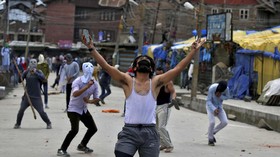 Halau Demo Pencabutan Otonomi Kashmir, India Tahan 560 Orang