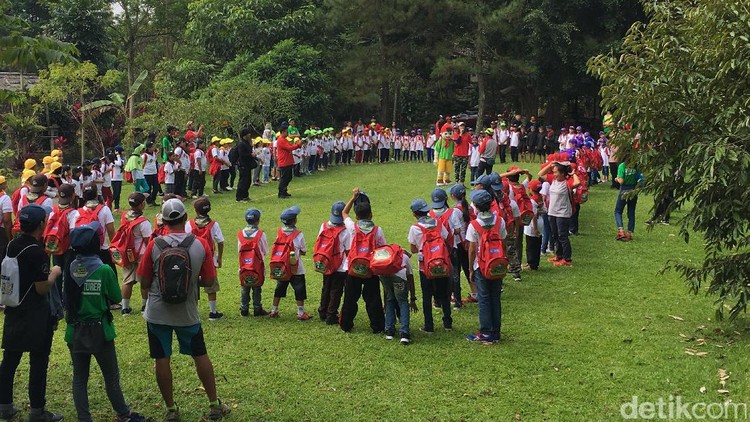 Anak Ikut Wisata Alam, Obat-obatan Ini Jangan Absen Dibawa Jangan lupa bawa obat-obatan ini kalau mau ajak anak berwisata alam, Bun.