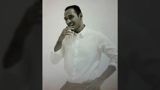 Pemeran Soekarno itu menikah dengan pasangan yang juga aktris di Perancis, pada Sabtu (8/7). Keduanya bertemu sejak bermain bersama di Java Heat.