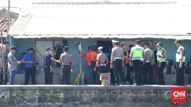 Berdasakan hasil interogasi, perakit bom panci hendak bergabung dengan jaringan ISIS di Filipina usai melakukan teror di sejumlah lokasi di Bandung.