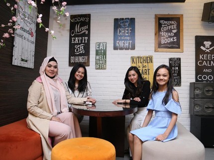Tetap Kompak, Sarita Unggah Video Eks Suami Jemput Anak-anak untuk Liburan