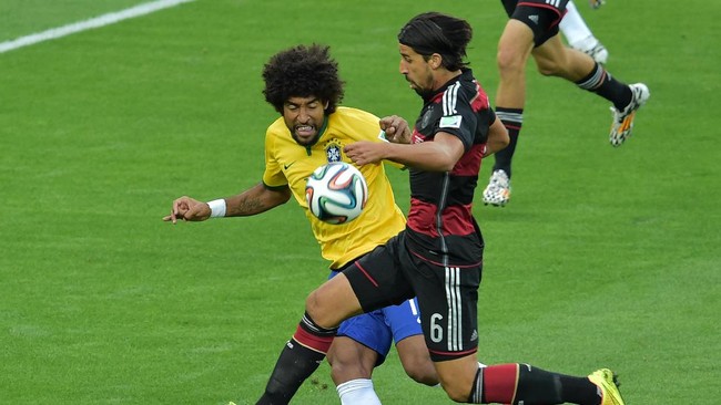 Mantan bek timnas Brasil, Dante, masih sulit melupakan kekalahan telak 1-7 timnya dari Jerman di semifinal Piala Dunia 2014.