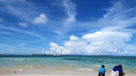 Pulau Sara’a Sajikan Pasir Putih & Gradasi Air Laut 3 Warna