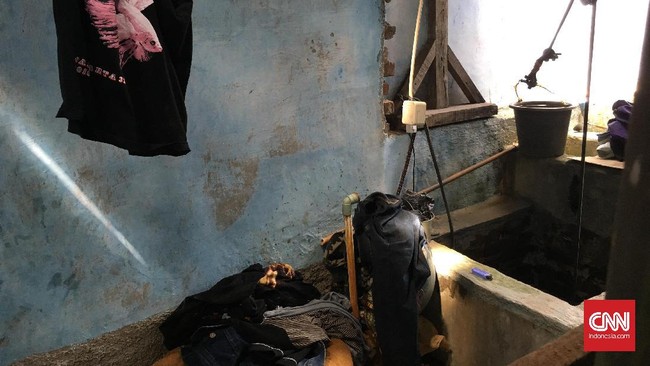 Agus Wiguna disebut sempat tak percaya kamar yang ia kontrak terbakar. Ia tak sadar bom panci di dalam kamarnya meledak secara tak sengaja.