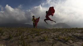 Liuk Tari di Gunung Bromo