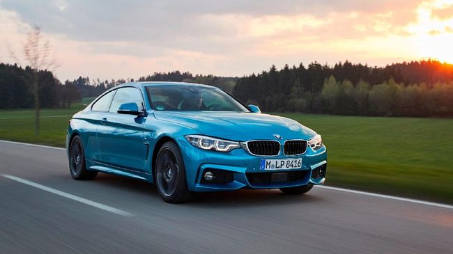 Perkenalan Dua Sedan Mewah BMW Seri 4 BMW memperkenalkan BMW 440i Coupé M Sport dan BMW 430i Convertible debgan desain mewah elegan dan performa terbaik di kelasnya.