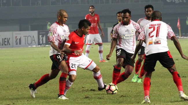 Persija Jakarta mengakui kalah agresivitas serangan dari Persipura Jayapura yang sukses memenangkan laga dengan skor 3-0 di Jayapura, Rabu (18/10).