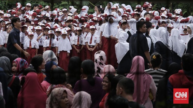 ORI perwakilan Sumbar menemukan indikasi penyimpangan penerimaan siswa di provinsi itu yang tak sesuai sistem zonasi dalam Permendikbud Nomor 14 Tahun 2018.