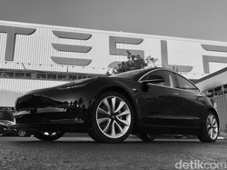 Banyak Pegawai Tesla Menangis Kena PHK Elon Musk