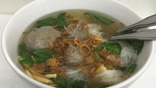 Wisata kuliner juga bisa membuat efek samping dompet menipis usai liburan.