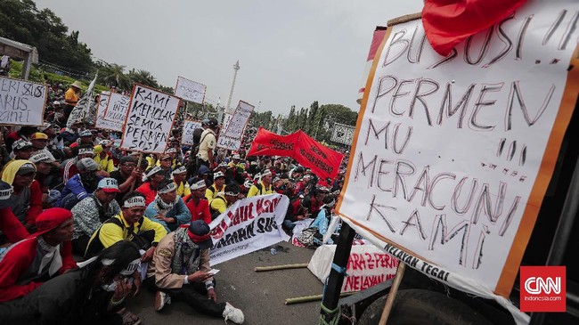 Menteri Kelautan dan Perikanan Susi Pudjiastuti mengatakan pihaknya akan memberlakukan relaksasi dari larangan penggunaan cantrang hingga akhir 2017.