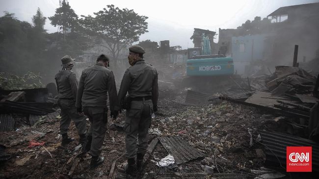 Wali Kota Jakut: Penolak Penggusuran Bukan Warga Sunter Wali Kota Jakarta Utara Sigit Wijatmoko menyebut warga yang kena gusur sudah mengetahui sejak ada sosialisasi sekitar dua bulan yang lalu.