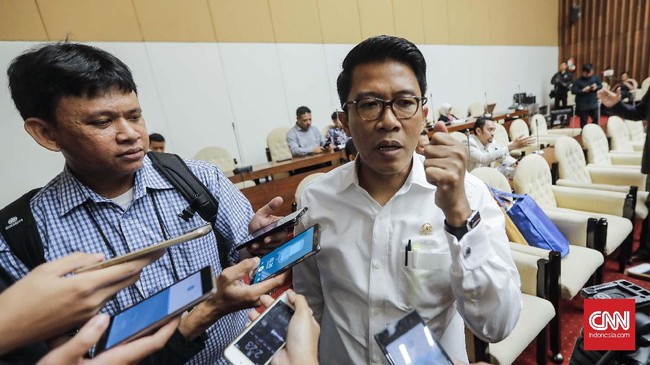 Partai Golkar menukar tujuh anggota fraksi di Komisi XI, menjelang dekat waktu pemilihan anggota BPK oleh DPR.