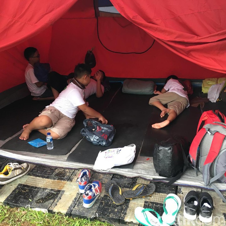 <div><div>Terlebih, di tenda mereka akan tidur sama teman yang baru mereka kenal lho. Seru ya. (Foto: Dian/HaiBunda)</div></div><div> </div>