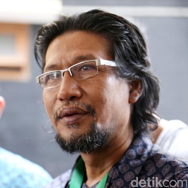 Suasana Rumah Duka Ayah Ammar Zoni, Dihadiri Irish Bella