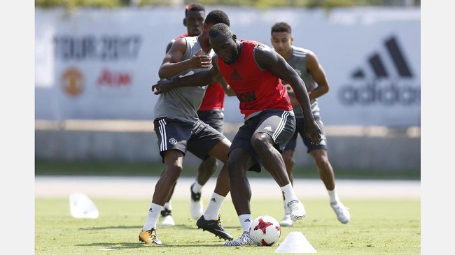 Striker Manchester United, Marcus Rashford yakin kehadiran bomber baru asal Everton, Romelu Lukaku, bisa membuat Setan Merah bangkit.