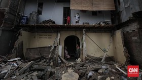 Anies Siapkan Selter untuk Tampung Warga Gusuran Bukit Duri
