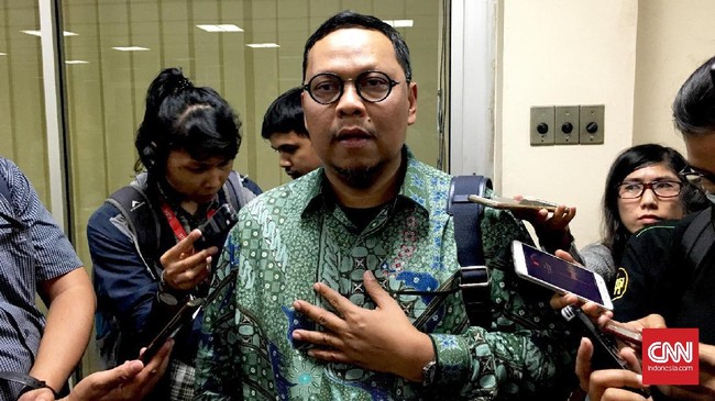 DPC PKB Jaktim ikut melaporkan eks Sekjen PKB Lukman Edy ke polisi soal dugaan pencemaran nama baik.