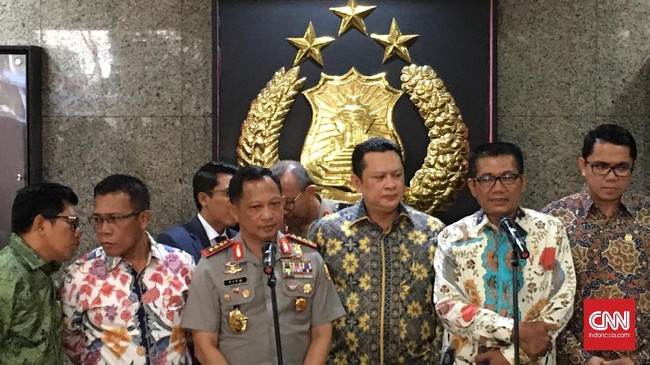 Pembentukan Densus Antikorupsi dianggap belum perlu. Sebab kinerja Polri menangani kasus korupsi belum teruji.