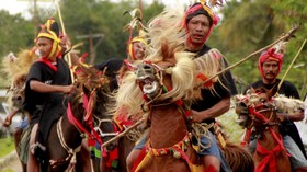 Semarak Festival Kuda dan Tenun Sumba