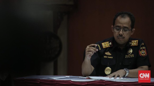 Direktur Jenderal Bea Cukai Kementerian Keuangan Heru Pambudi membeberkan strateginya menjabat demi menggemukkan kantong penerimaan negara.