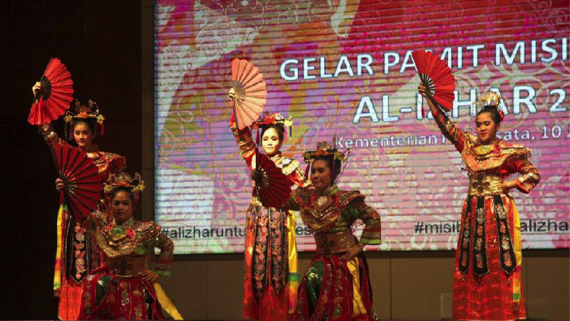 Tari Topeng dan Tari Papua sukses membuat kagum dunia internasional.