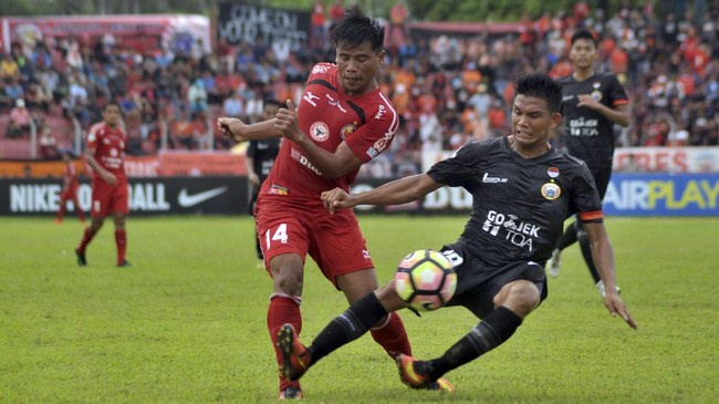 Semen Padang terancam terdegradasi dari Liga 1. Bek Kabau Sirah, Hengki Ardiles, ogah menyerah dan akan berjuang di laga terakhir.