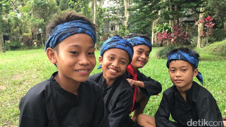 Gadget bukanlah mainan anak-anak ini. Lalu seperti apa permainan seru ala mereka?