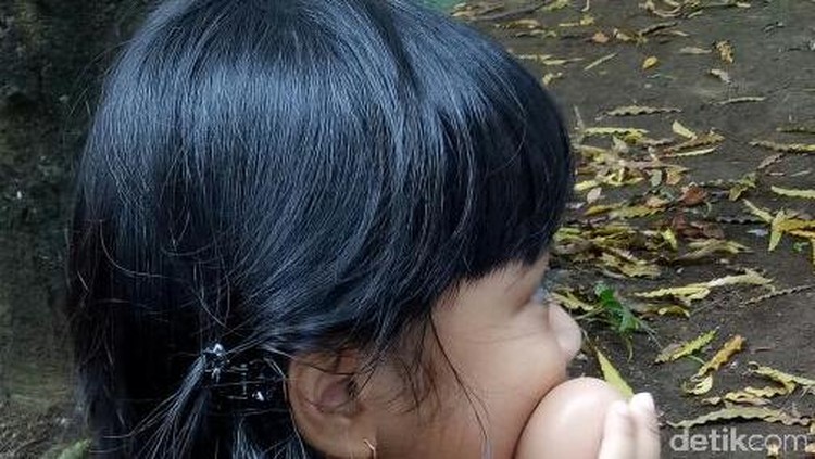 Anak minta rambutnya diwarnai? Duh, gimana ya?