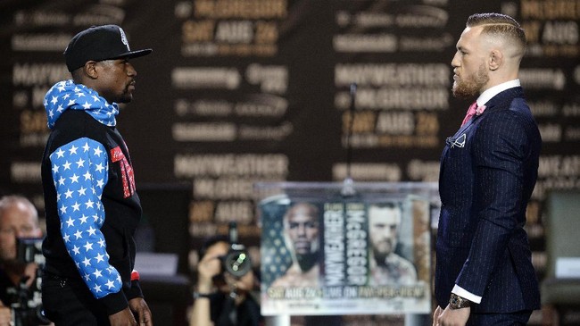 Conor McGregor menilai Floyd Mayweather Jr terlalu serakah karena bersedia meladeni pertarungan  melawan dirinya dan itu merupakan sebuah blunder.