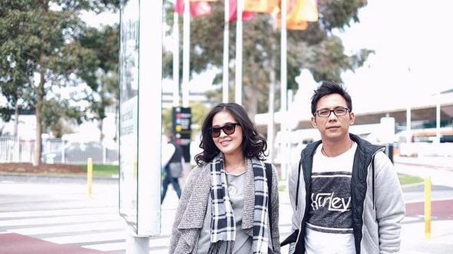 Deretan artis ini memberi kode kandasnya hubungan keduanya dengan menghapus seluruh potret kebersamaan di laman Instagram.