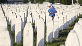 Divonis, Ratko Mladic Pembantai Muslim Bosnia Mengamuk