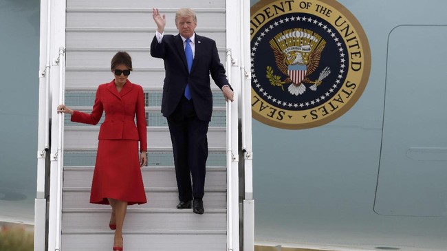 Trump Dapat Pesawat Mewah dari Qatar, Bakal Dipakai Jadi Air Force One Presiden Amerika Serikat (AS) Donald Trump akan menerima sebuah pesawat mewah dari keluarga kerajaan Qatar.