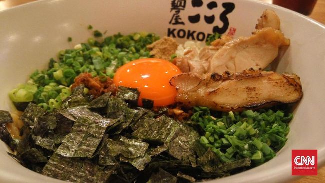 Mazesoba atau mi ramen Jepang yang disajikan tanpa kuah itu kini bisa disantap di restoran Kokoro Mazesoba yang hadir di Gandaria, Jakarta.
