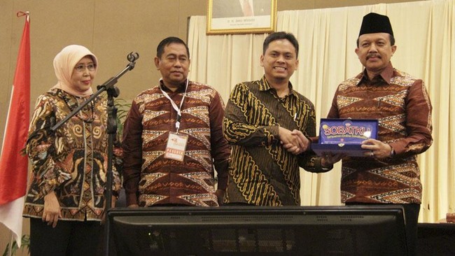 SOBATKU bukan hanya mempermudah konsumen mendapatkan layanan keuangan, tapi juga menjamin kerahasiaan data dan transaksi nasabah.