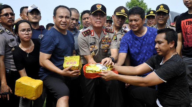 Kapolda Metro Jaya mengatakan garis pantai yang panjang di wilayah Indonesia rawan penyelundupan narkotika.