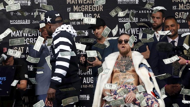 Neymar bakal makin kaya setelah resmi menjadi pemain PSG. Namun, bayaran Neymar masih kalah jauh dibandingkan dengan milik Floyd Mayweather Jr.