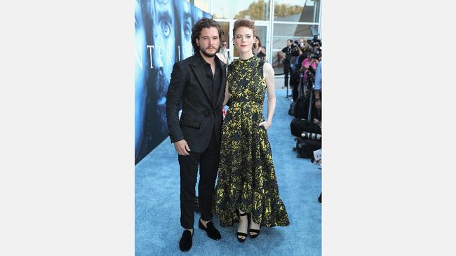 Pemeran Jon Snow, Kit Harington akan menikah dengan pemeran Ygritte, Rose Leslie dan meminta seluruh pemain dan kru Game of Thrones hadir menjadi saksi.